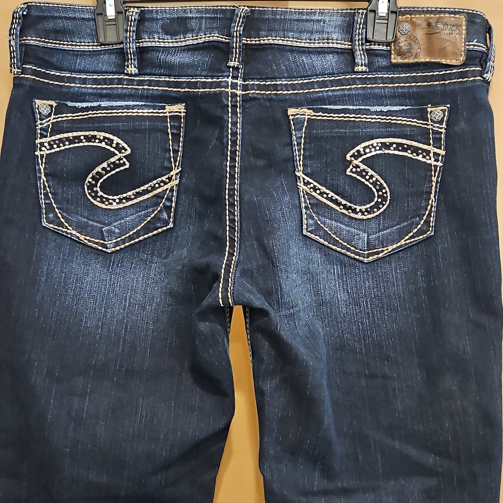 CLEARANCE SALE! Silver Jeans Dark Blue Jeans with Contrast Stitching